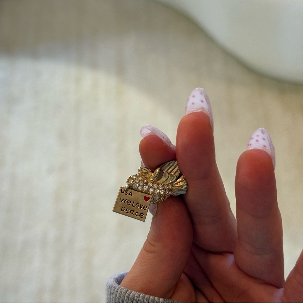Gold USA “we love peace” pin